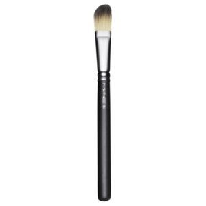 MAC 193 Angled Foundation Brush